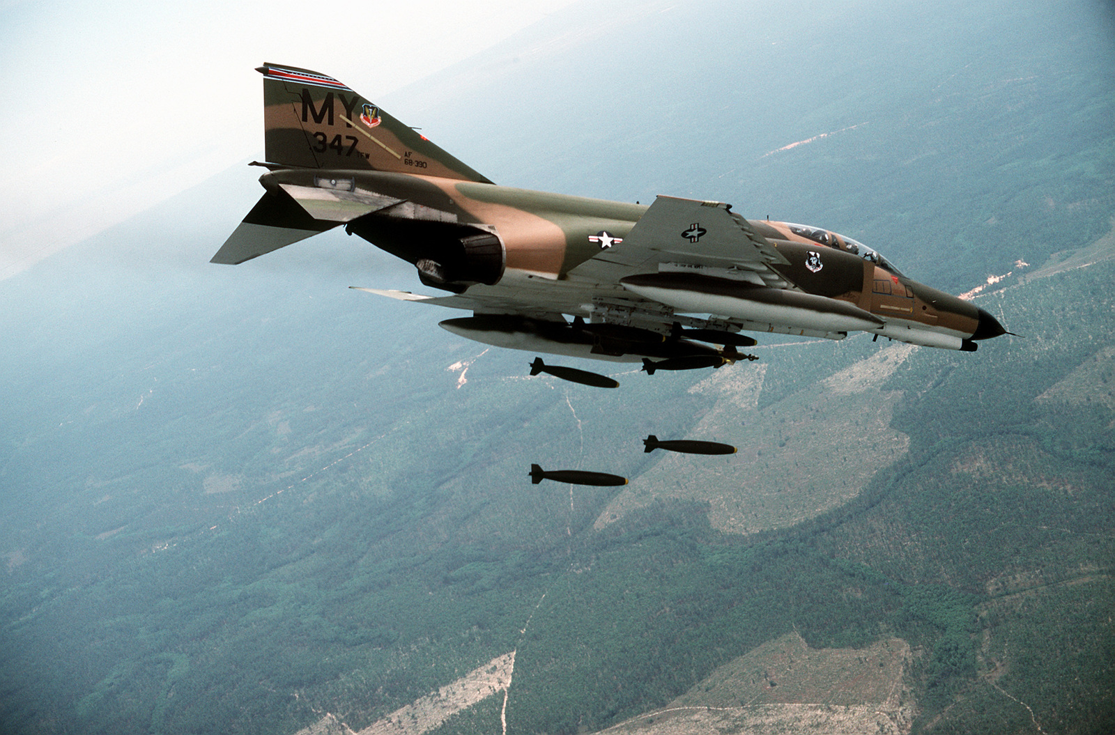 How the F-4 Phantom II became the best-selling supersonic fighter ...